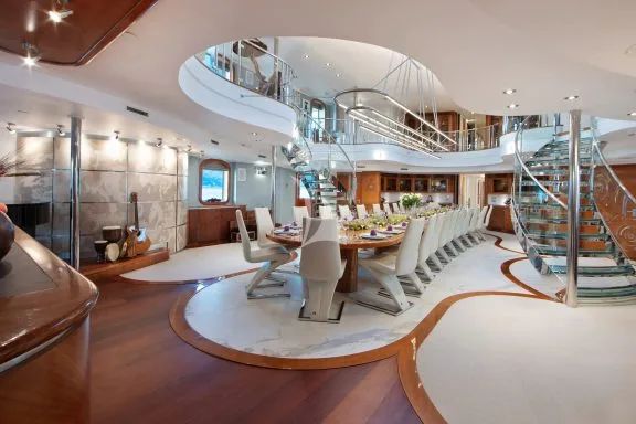 MAIN DECK DINING