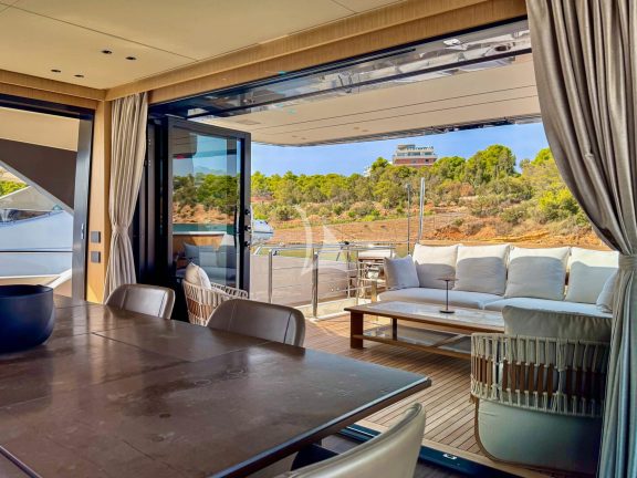 The Skylounge Dining Room fully opens from 3 sides