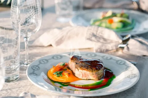 Dining Detail