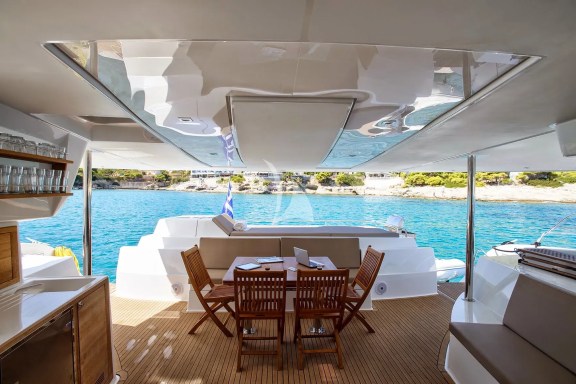 Aft deck Dining Area