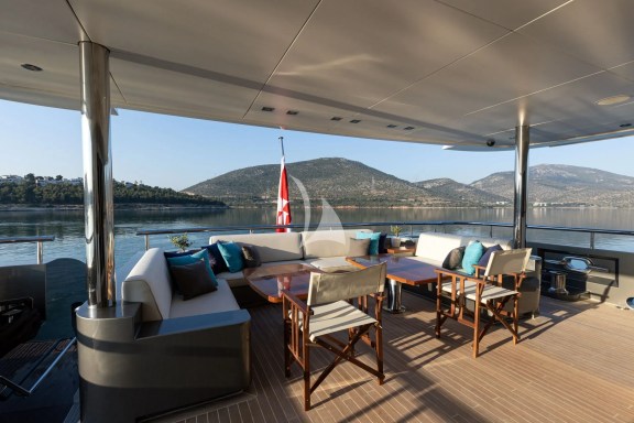Main aft deck