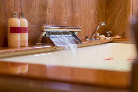 Lower Deck - Guest Bathroom