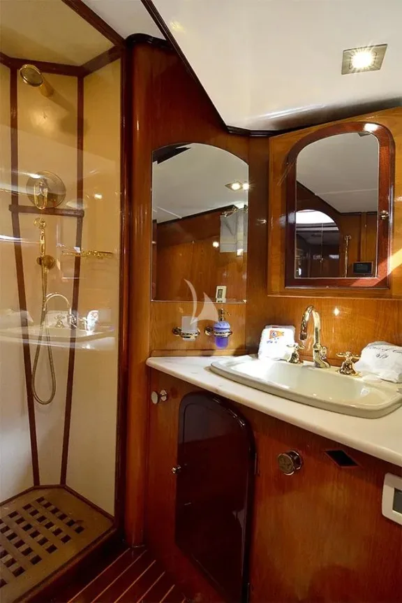 Image of WIND OF CHANGE yacht #9