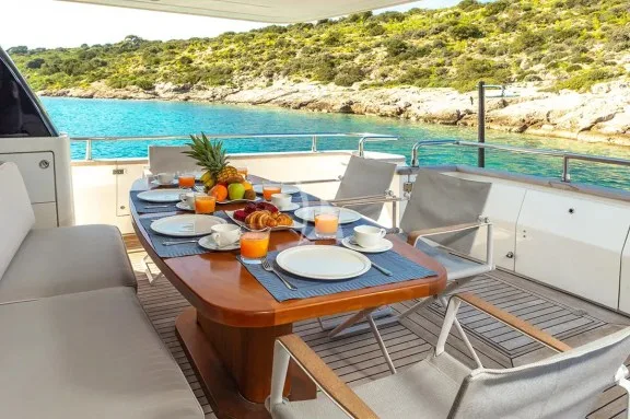 Image of THE BIRD yacht #24