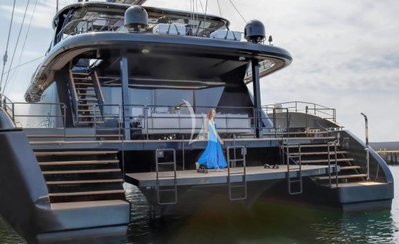 Aft view with swimming platform