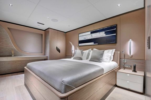 Image of All About U 2 yacht #31
