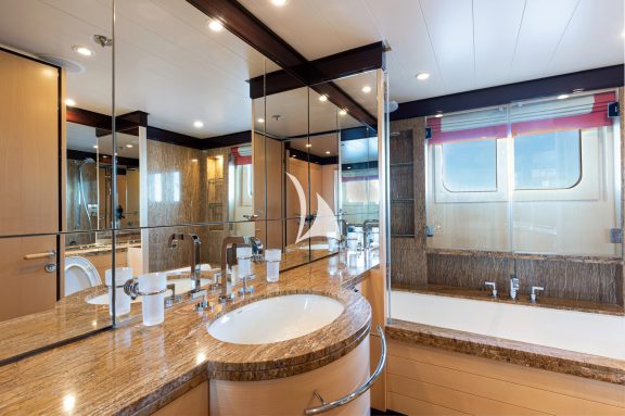 Double Cabin Bathroom