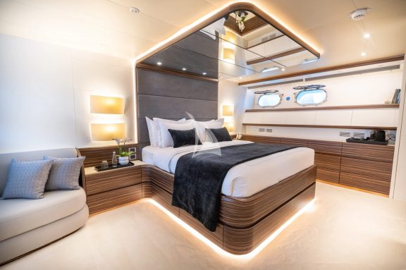 Image of PAREAKI II yacht #52