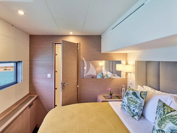 Guest cabin