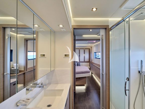 Master cabin bathroom