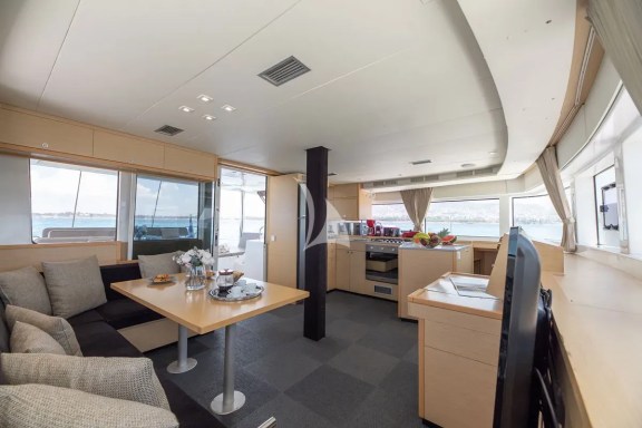 Salon & Galley