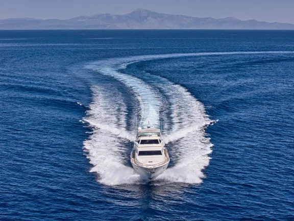 Front view cruising