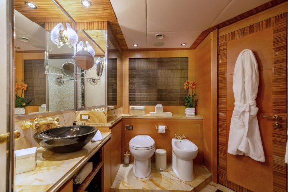 Master cabin bathroom