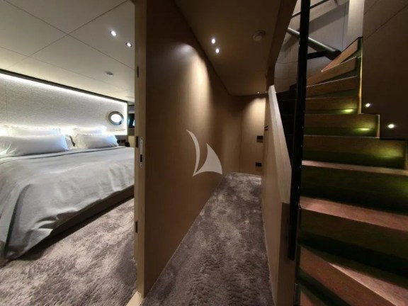 Flori lower deck foyer, entrance to VIP