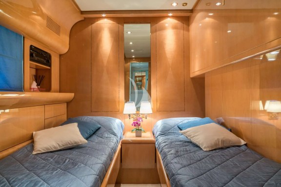 Twin Cabin 2