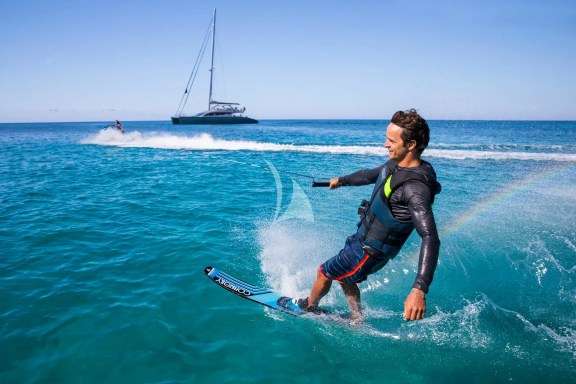 Water activity - é Stuart Pearce