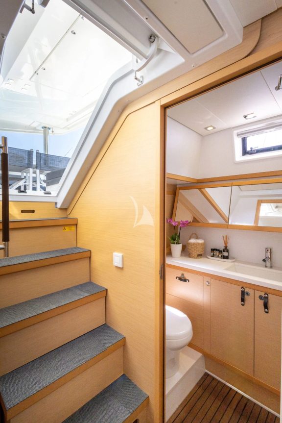 Stairs to the Double cabin