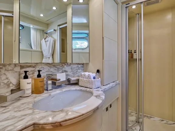 Twin Bathroom II
