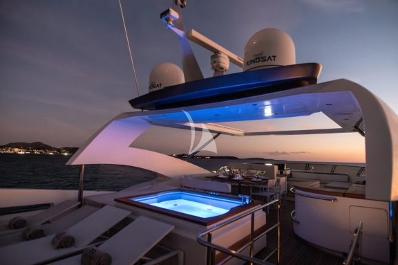 Image of RED ROSE yacht #11