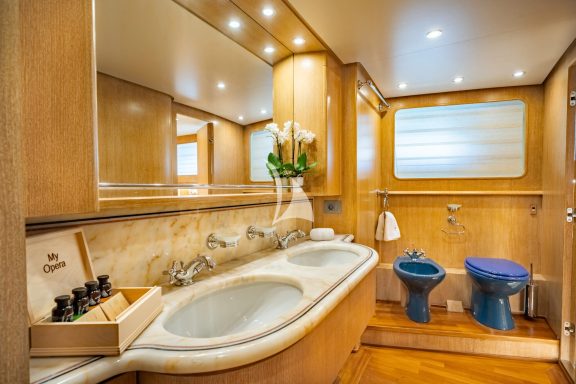 En-Suite Facilities (Master)