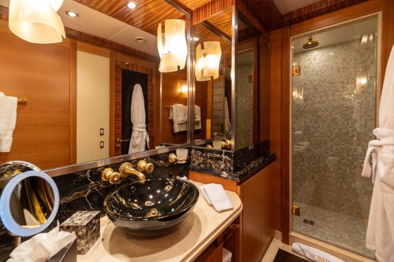 Double cabin bathroom