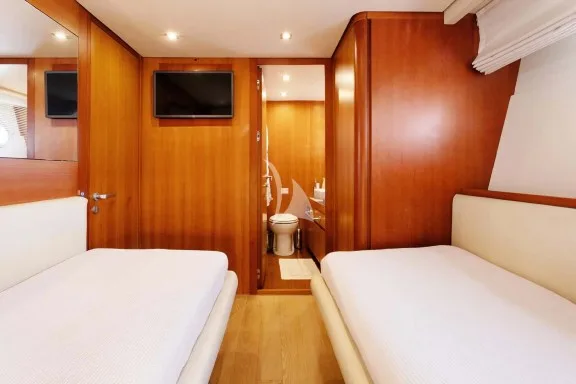 Starboard Twin Cabin convertible to Double with pullman bed