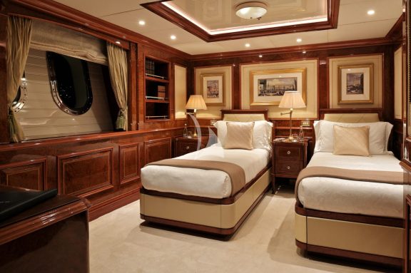 Convertible (double/twin) guest cabin