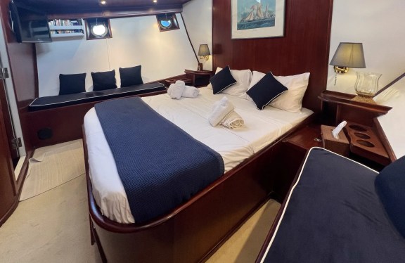 Image of Aphrodite yacht #25