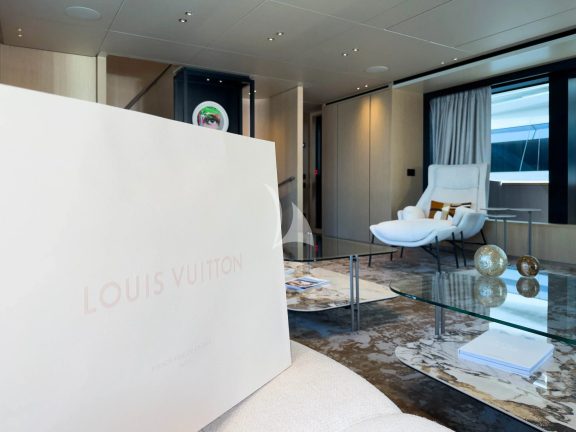 Convenient high - end shopping at the flagship boutiques of our homeport.