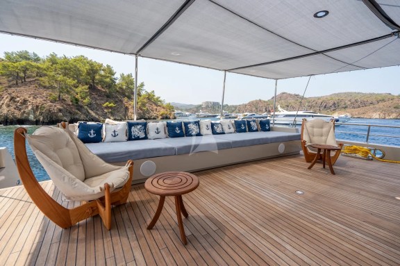 Image of De Love yacht #17