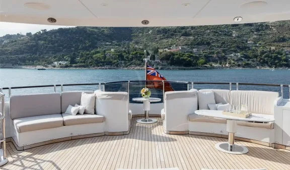 Bridge deck aft