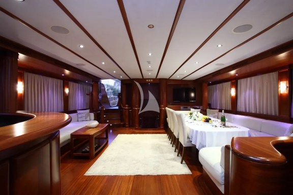 Salon III