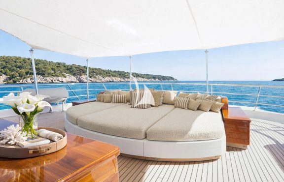 Sundeck Sunbathing Area
