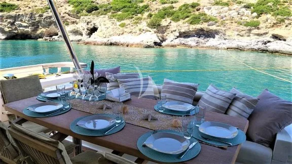 Aft Deck Dining Table