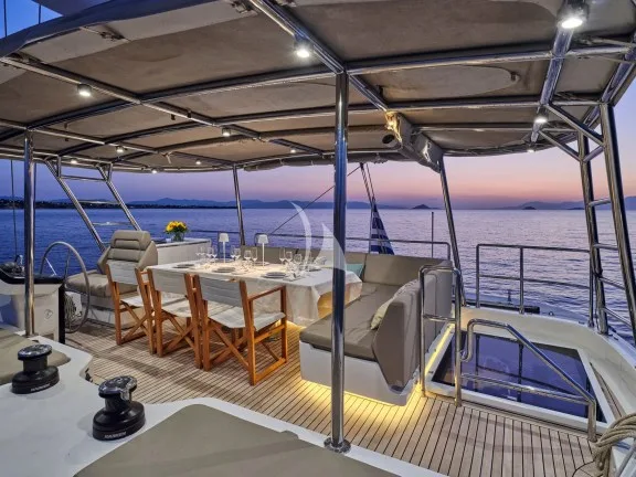 Dinner setting