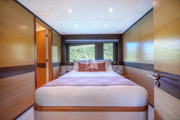 Doubble cabin upper deck