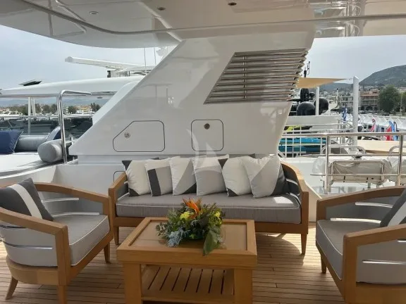 Sundeck seating