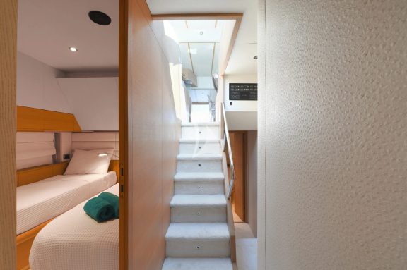 Image of BLUEWAVE yacht #13