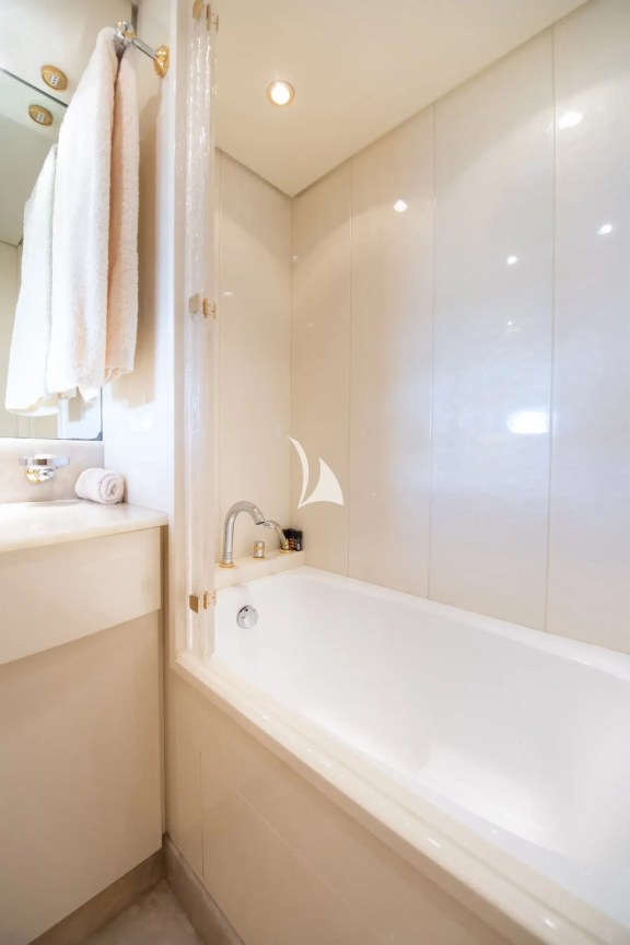 En-Suite Facilities (Master)