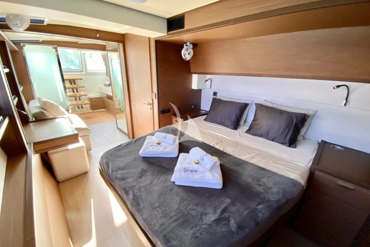 Master cabin with direct access to aft deck