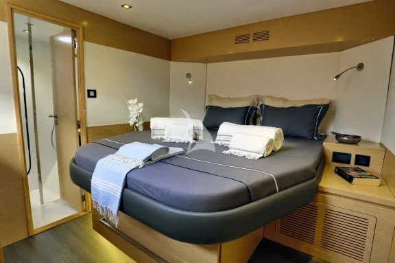 Guest cabin