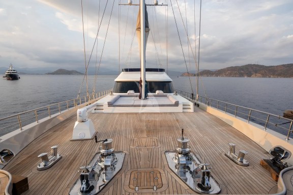 Image of De Love yacht #22