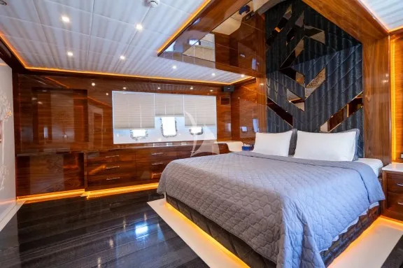 Image of LONG ISLAND yacht #19