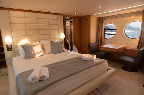 Image of RED ROSE yacht #21