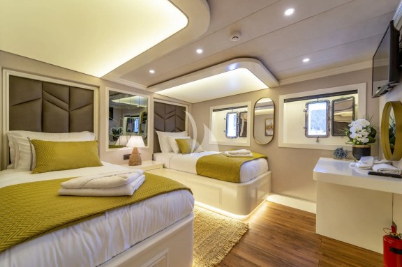 Image of QUEEN OF MAKRI yacht #30