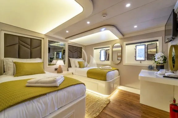Image of QUEEN OF MAKRI yacht #30