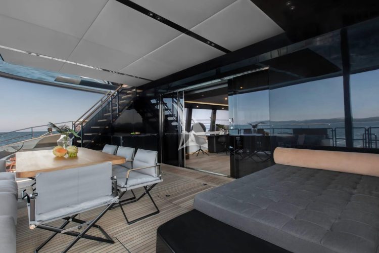 Cockpit lounge