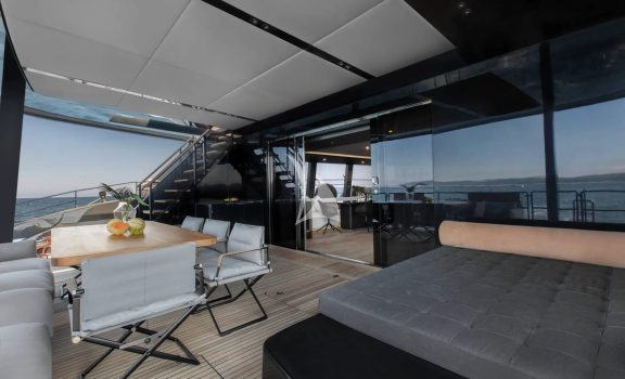 Cockpit lounge