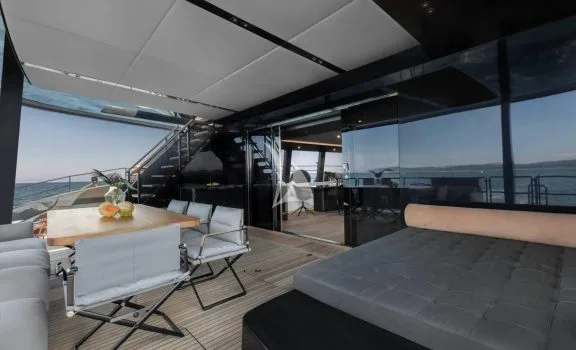 Cockpit lounge