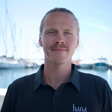 Crew of HANA|Kristofer Ennok — Chase Boat Captain